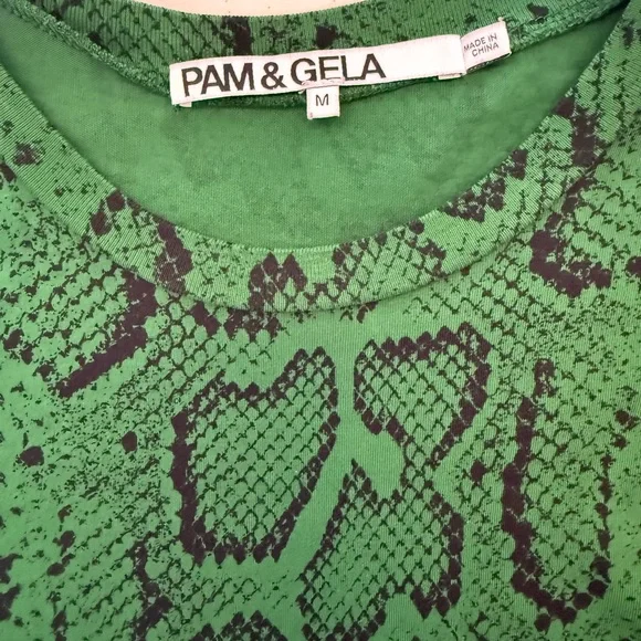 Pam & Gela Green Snake-Print Tee with Black Pattern - Picture 4 of 7